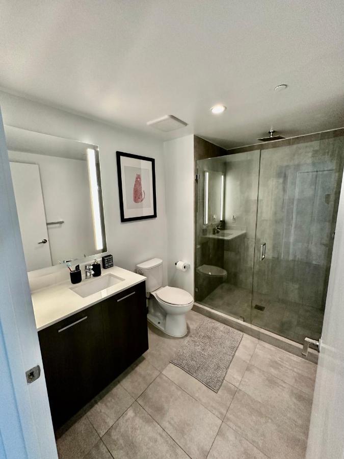 Beautiful Downtown Ocean View. Apartment Miami Bagian luar foto