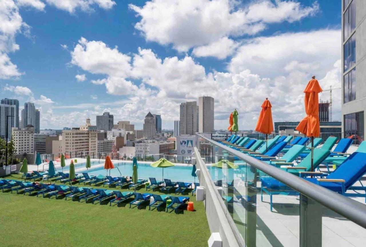 Beautiful Downtown Ocean View. Apartment Miami Bagian luar foto