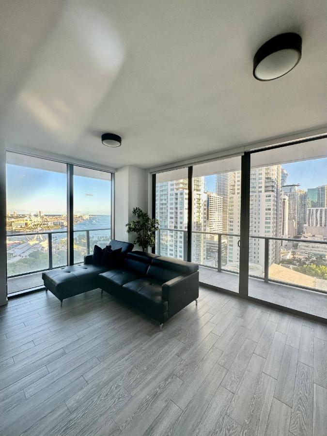 Beautiful Downtown Ocean View. Apartment Miami Bagian luar foto