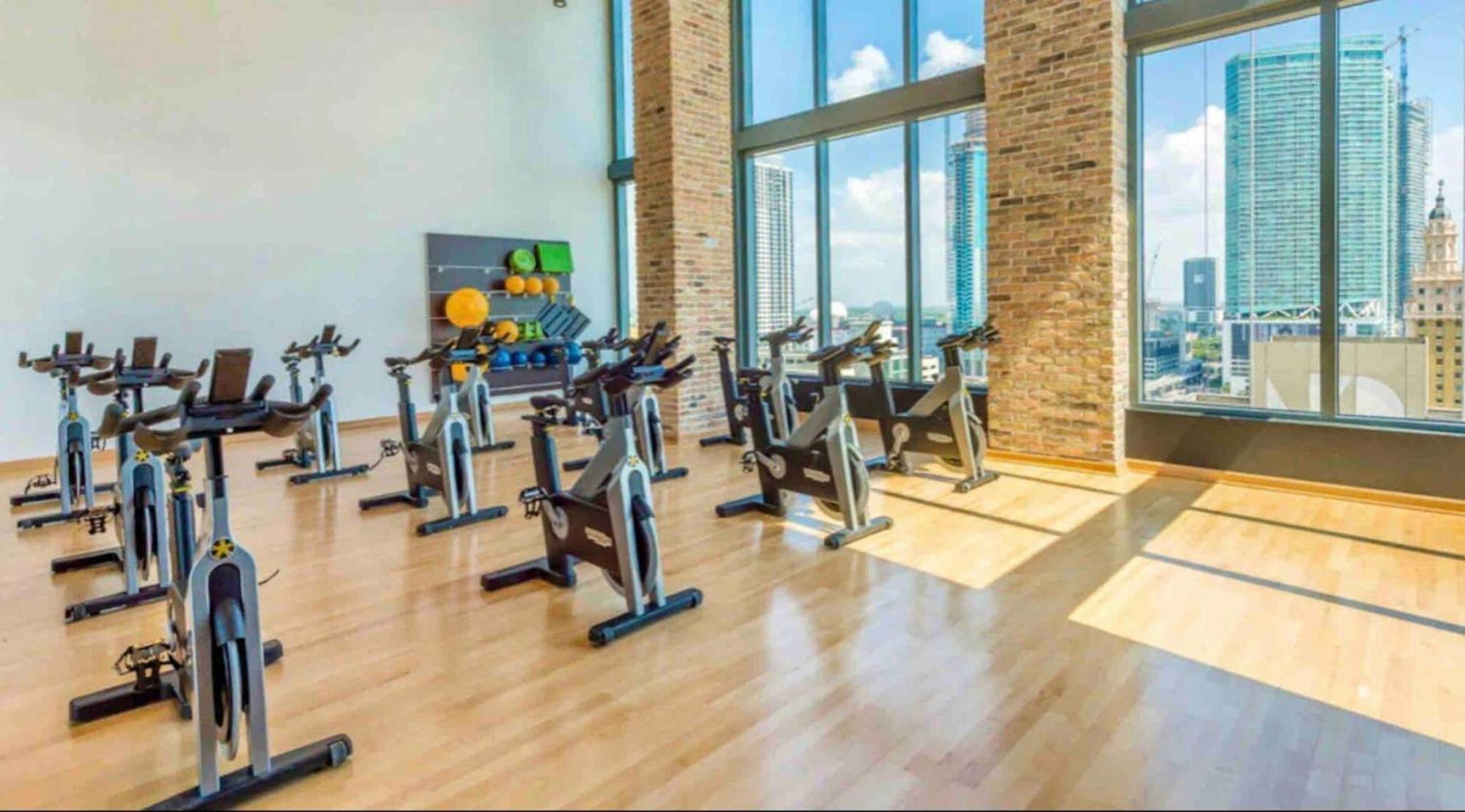 Beautiful Downtown Ocean View. Apartment Miami Bagian luar foto